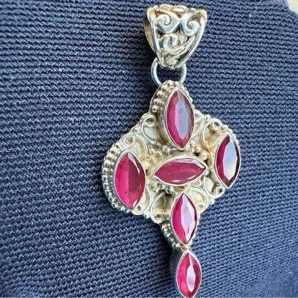 VINTAGE STERLING SILVER & RUBY MARQUISE PENDANT ✨
